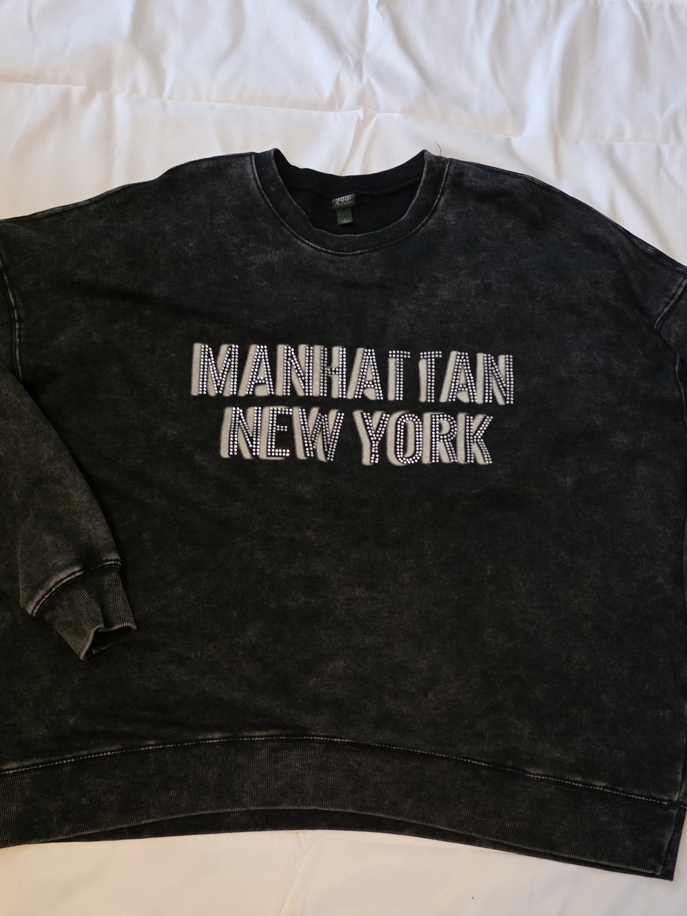 Wild Fable Black Manhattan New York Crewneck Sweatshirt